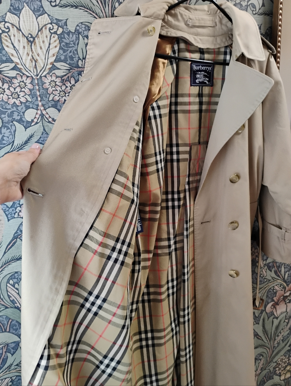 Vintage Burberrys Classic Khaki Trench Coat with Nova Check Lining - Picture 3 of 11